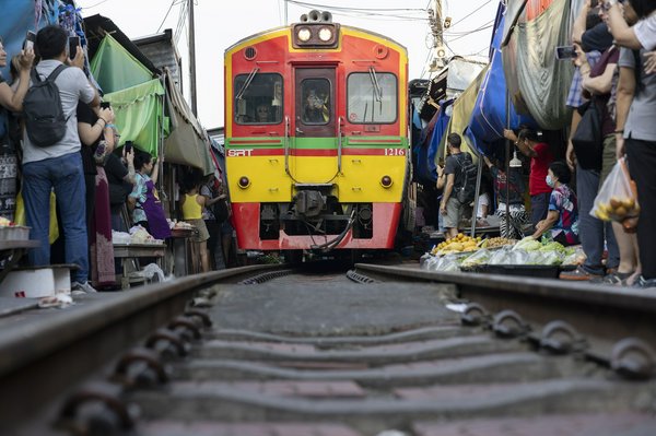 Train market a Bangkok | Avventure nel Mondo