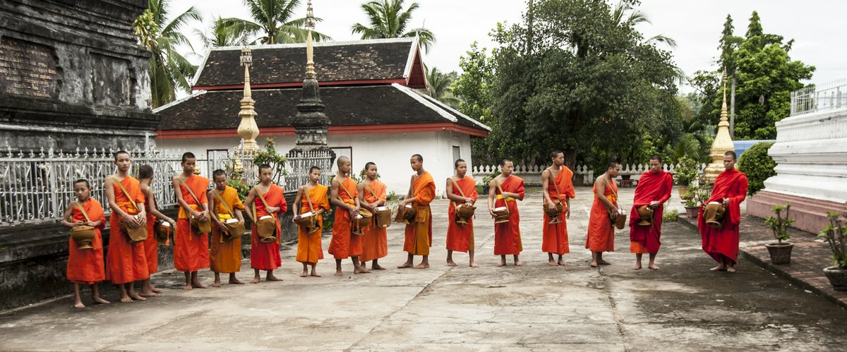 Questua monaci laos | Avventure nel Mondo
